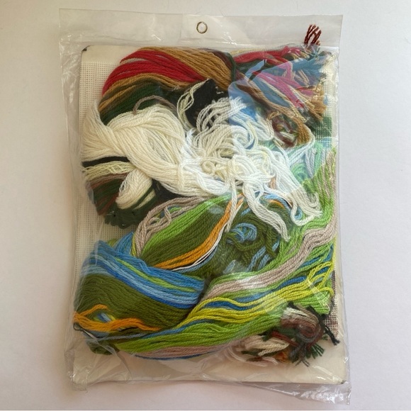 Vintage NOS White House Inn Dimensions Needlepoint Kit #2125 1980 New - Picture 6 of 6